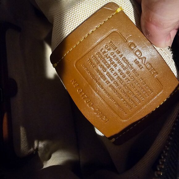 Coach Rogue 30 - Picture 7 of 11